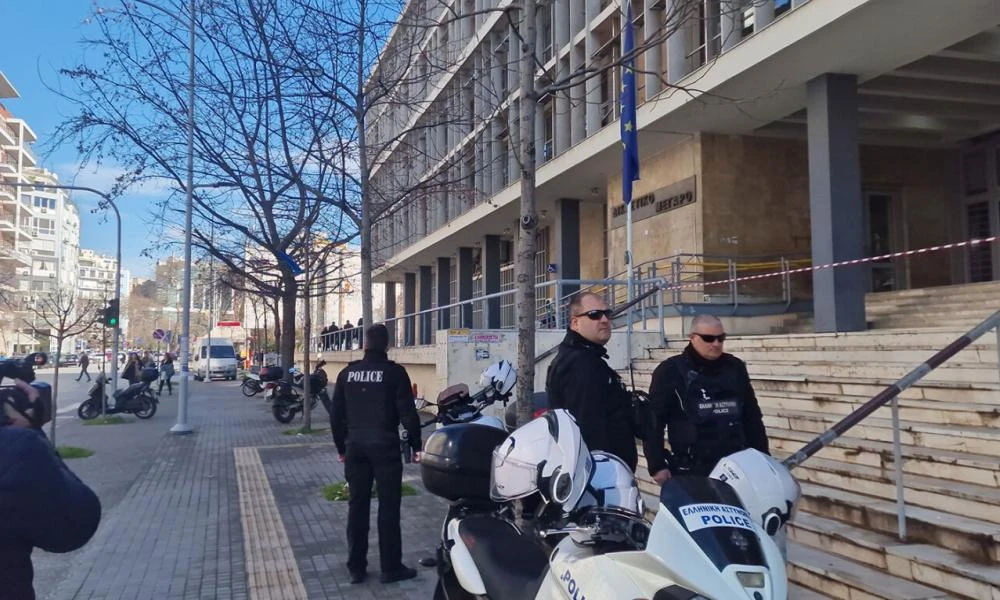 Συναγερμός στα δικαστήρια Θεσσαλονίκης: Παγιδευμένος με εκρηκτικό μηχανισμό ο φάκελος (Εικόνες-Βίντεο)